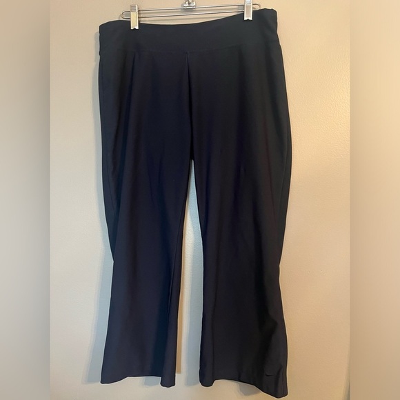 Nike Women's Black Dri-Fit Cropped Leggings Size L - Picture 1 of 10